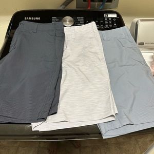 3 pairs of men’s Callaway golf shorts. Size 34